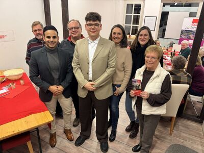 Mitglieder des SPD Vorstands mit Kathrin Anklam-Trapp und Mareike von Jungenfeld.